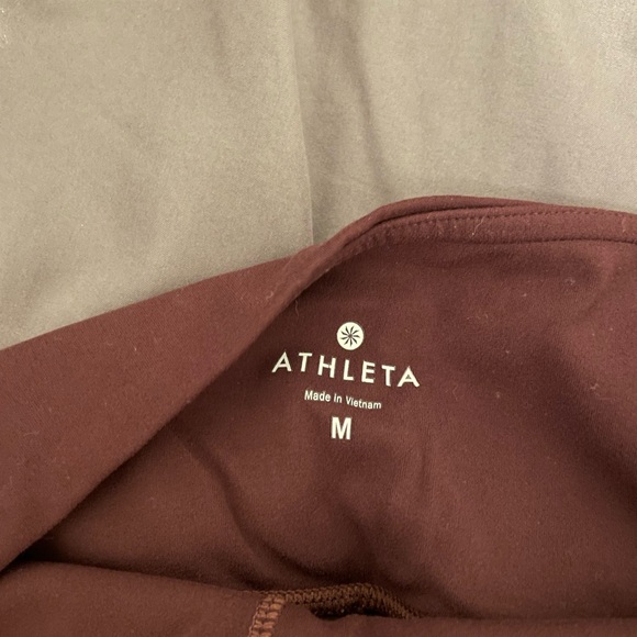 Athleta Mid Rise Salutation Capri - Picture 2 of 4